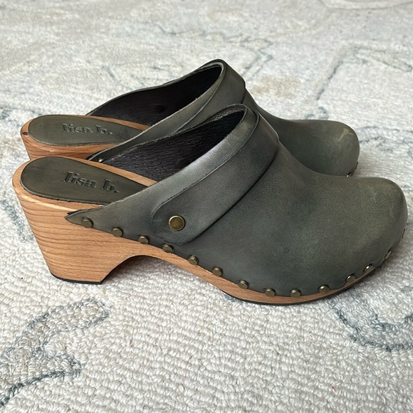 LISA B. Classic High Heel Clog Olive Leather Women’s 38 7 Pine Heel 2 7/8” Studs - Picture 8 of 15